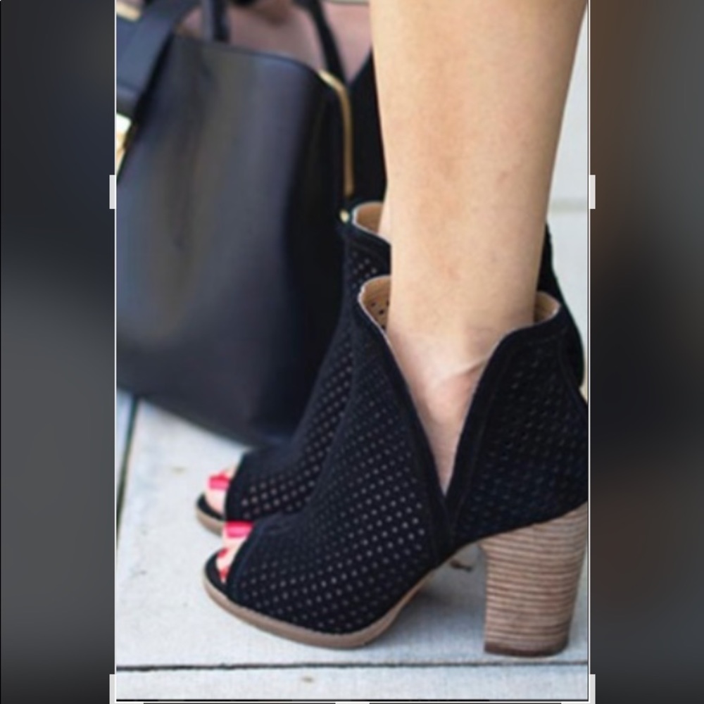 LUCKY BRAND BOOTIES WITH CUT-OUTS